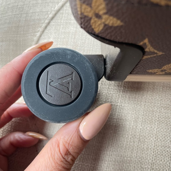 Louis Vuitton carry on - Picture 5 of 6